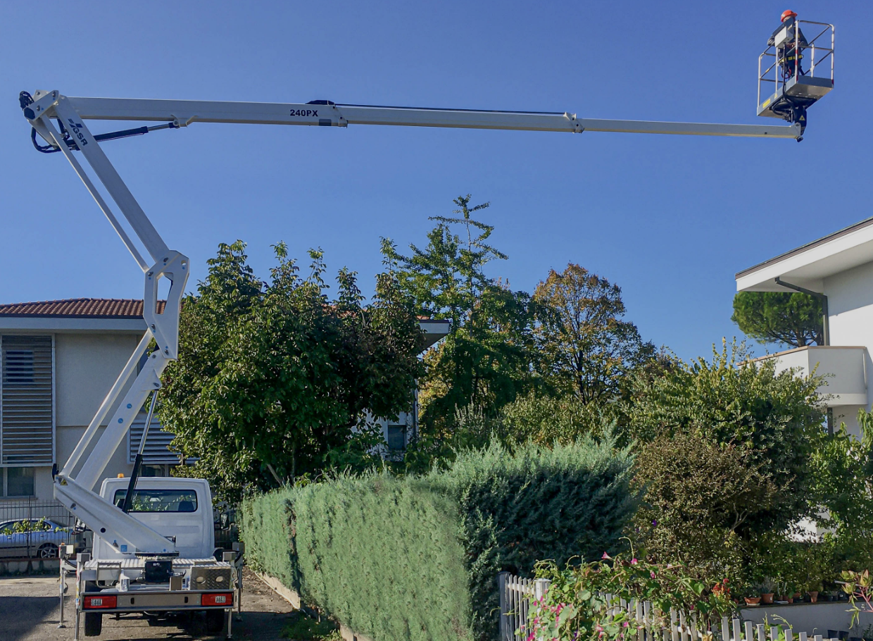 B240PX in action - mob